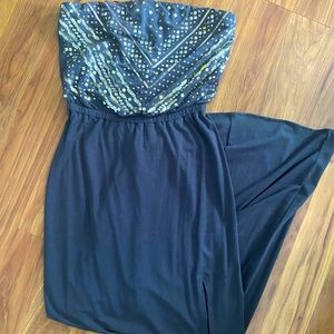 Maxi dress with slit